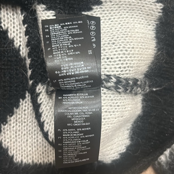 Sandro sweater: size S; very soft. Dry cleaned. - Picture 4 of 5